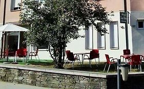 Pension-Albergue Puente Ribeira